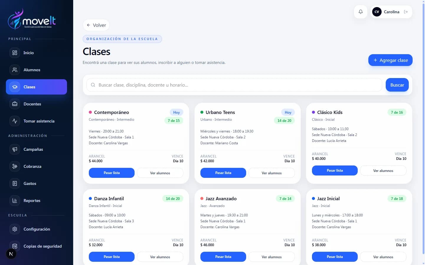 Panel de clases de MOVELT con el horario, el docente y el cupo de cada clase.
